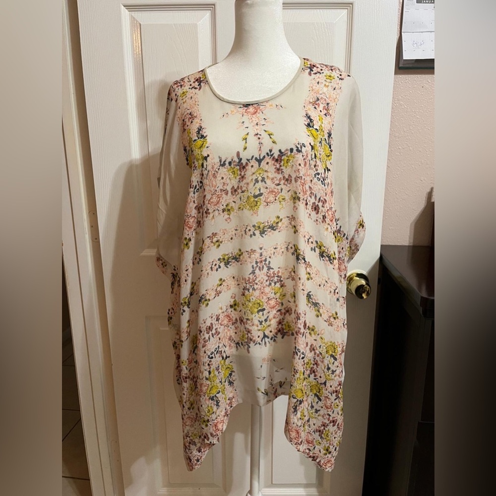 BCBGMAXAZRIA Cream and pink floral sheer blouse ( E)